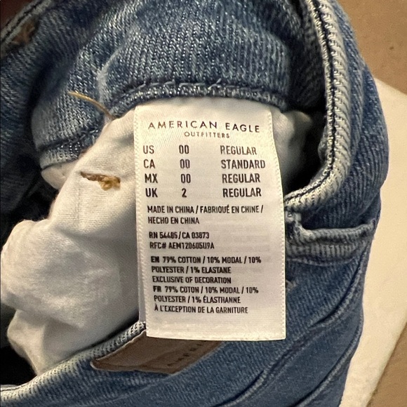 American Eagle Curvy Mom Jeans Size 00 - Picture 7 of 7
